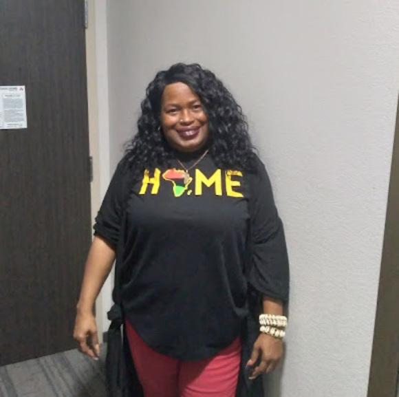 Meet your Posher, Tiffani - Picture 1 of 1